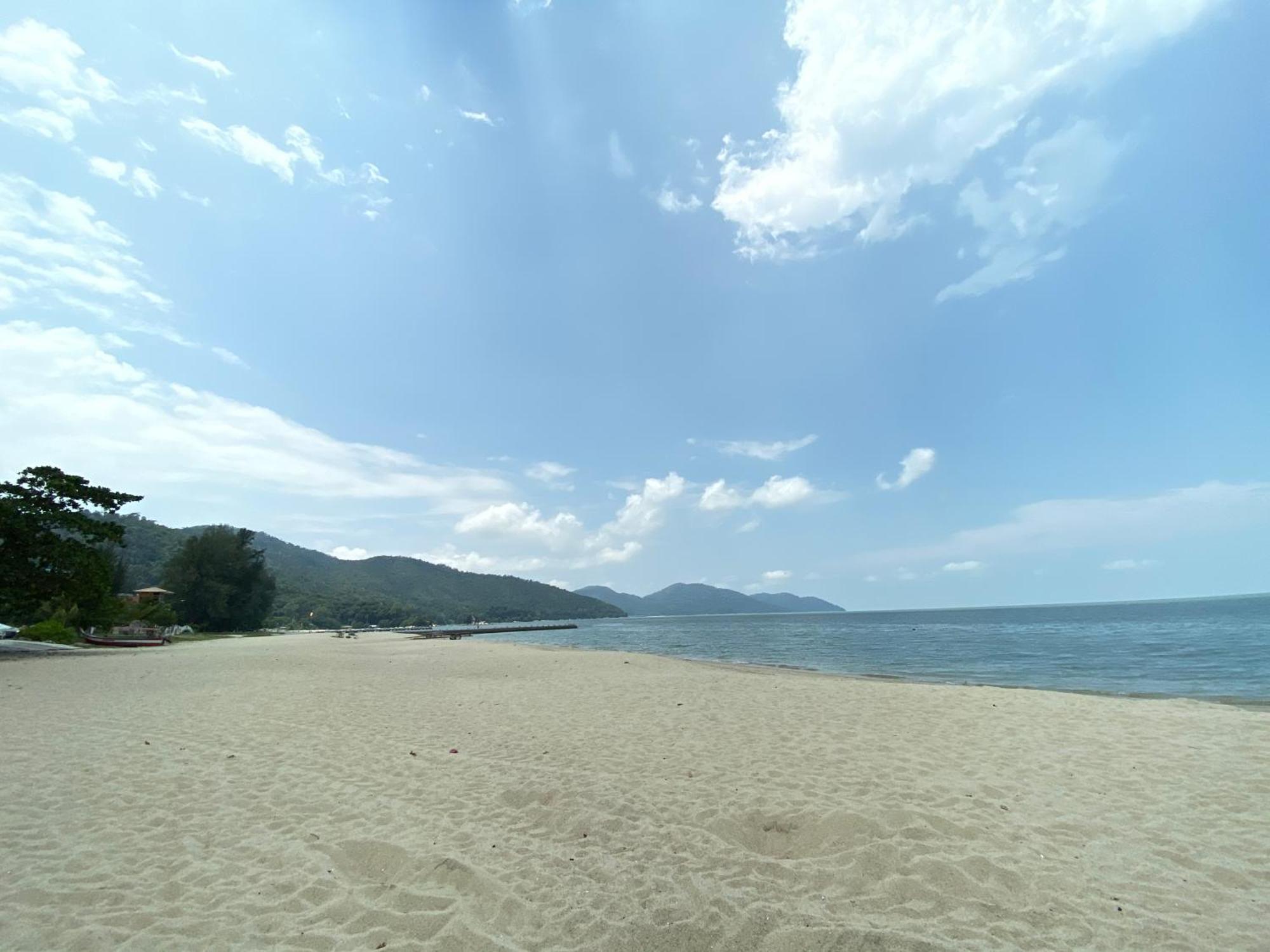 By The Sea Cozy Beachfront Home 253 Batu Ferringhi Zewnętrze zdjęcie